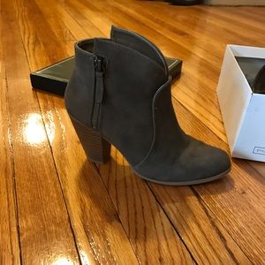 Qupid grey suede booties